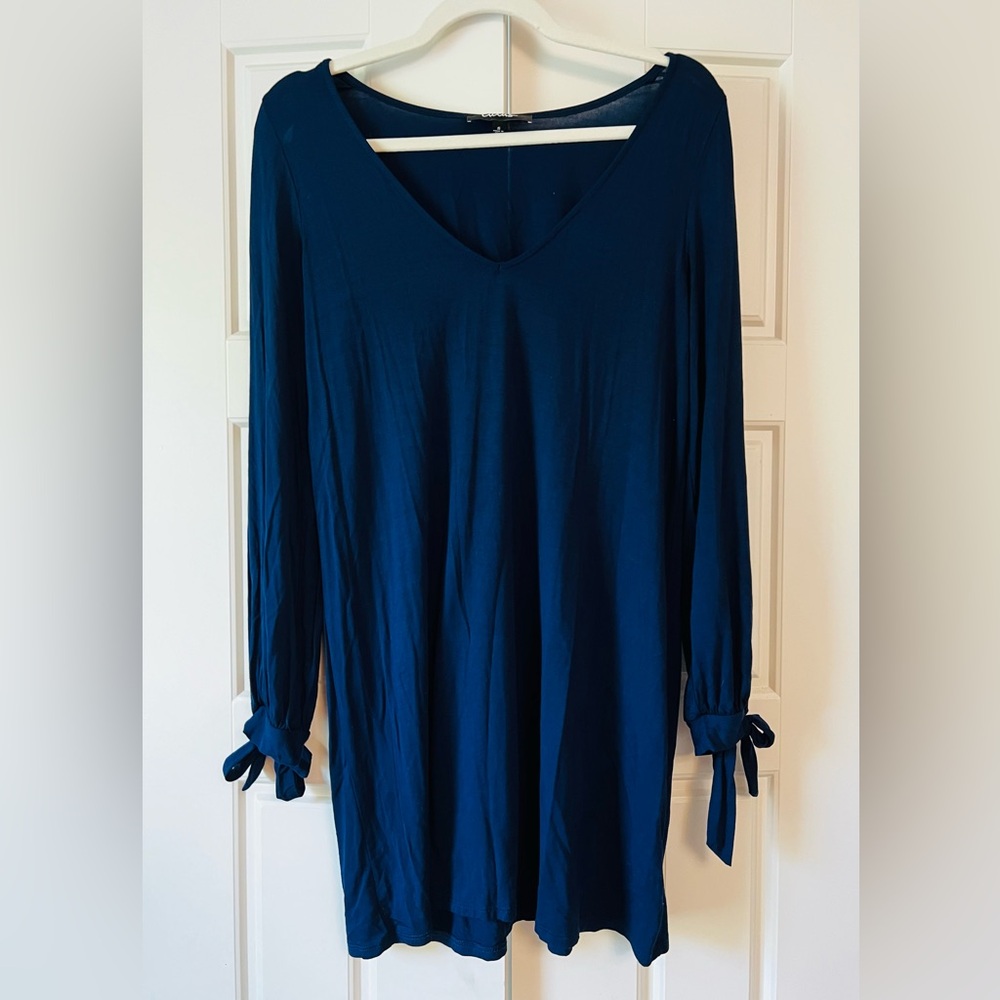 Lulu’s navy dress